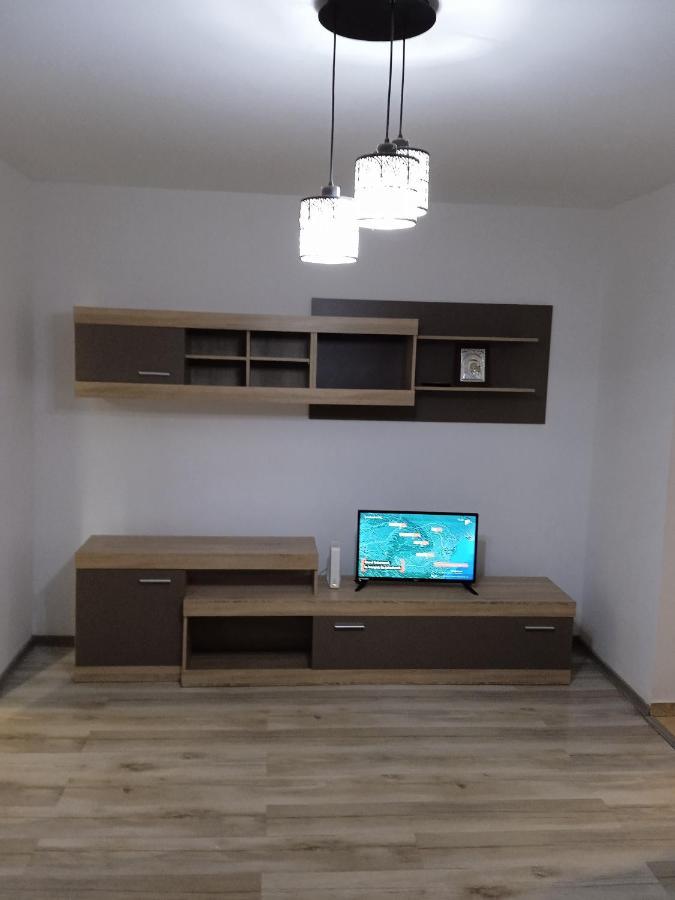 4 Rooms Apartment Tulcea Bagian luar foto