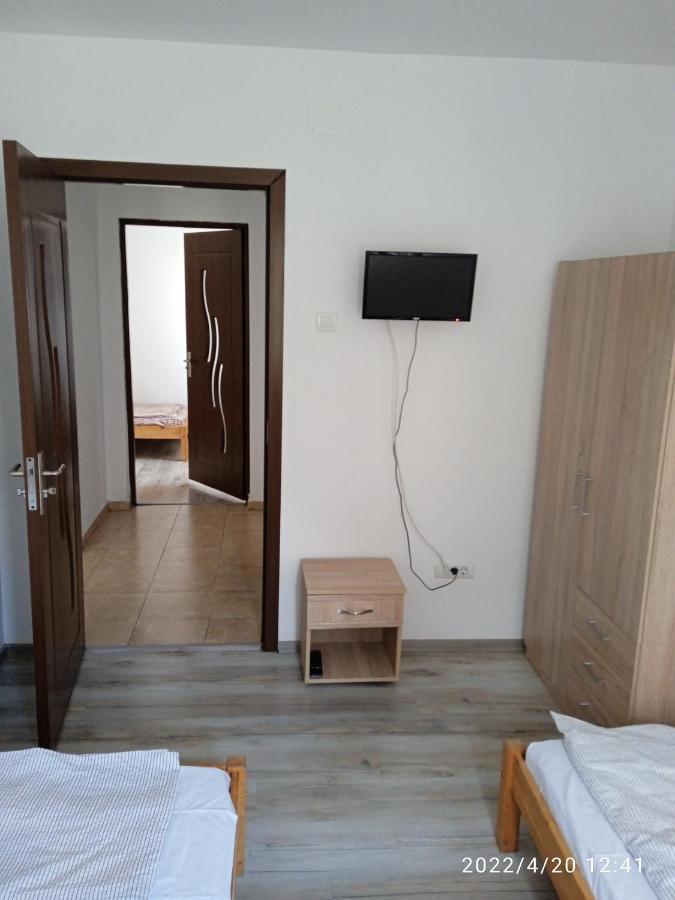 4 Rooms Apartment Tulcea Bagian luar foto