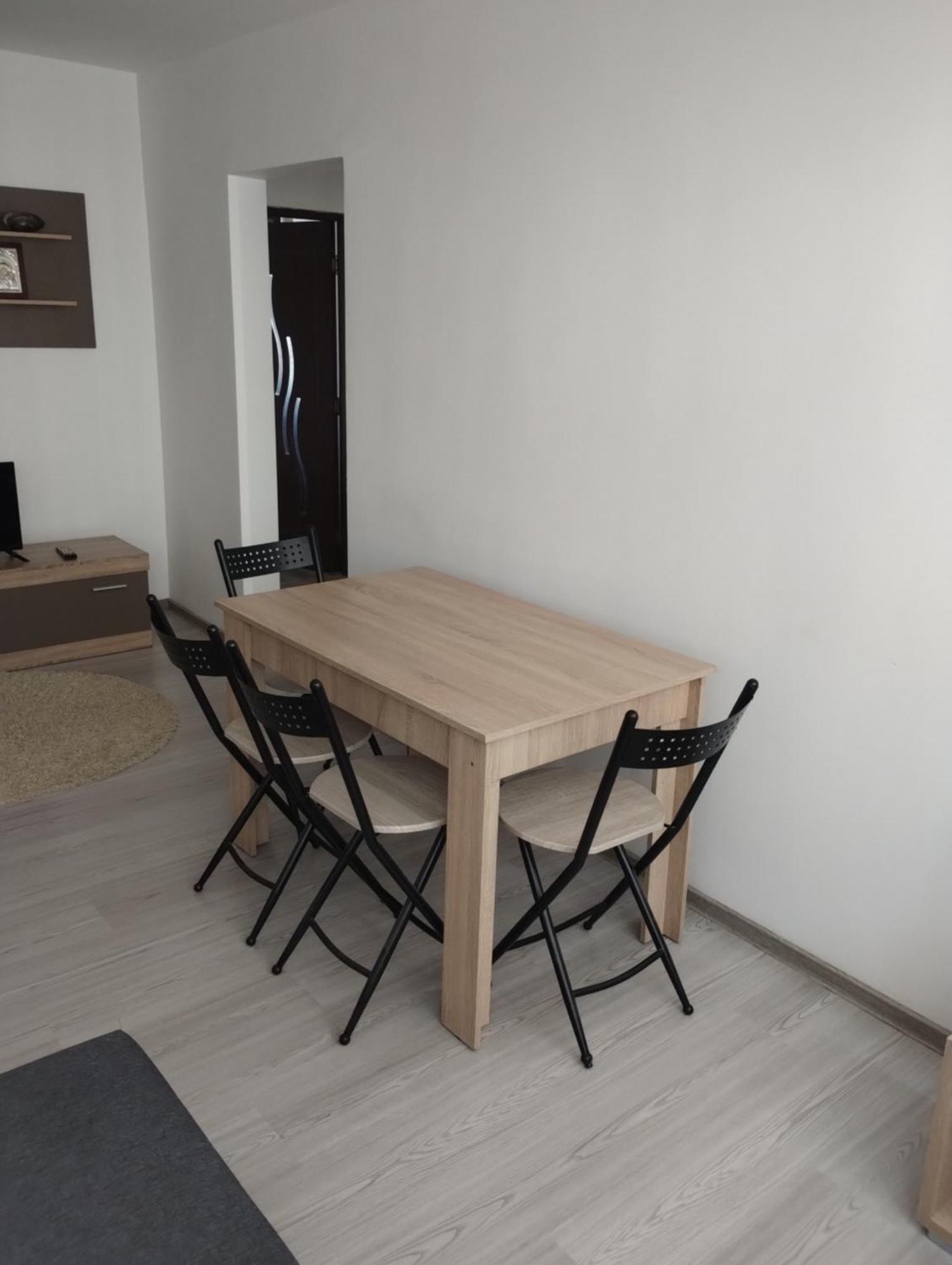 4 Rooms Apartment Tulcea Bagian luar foto