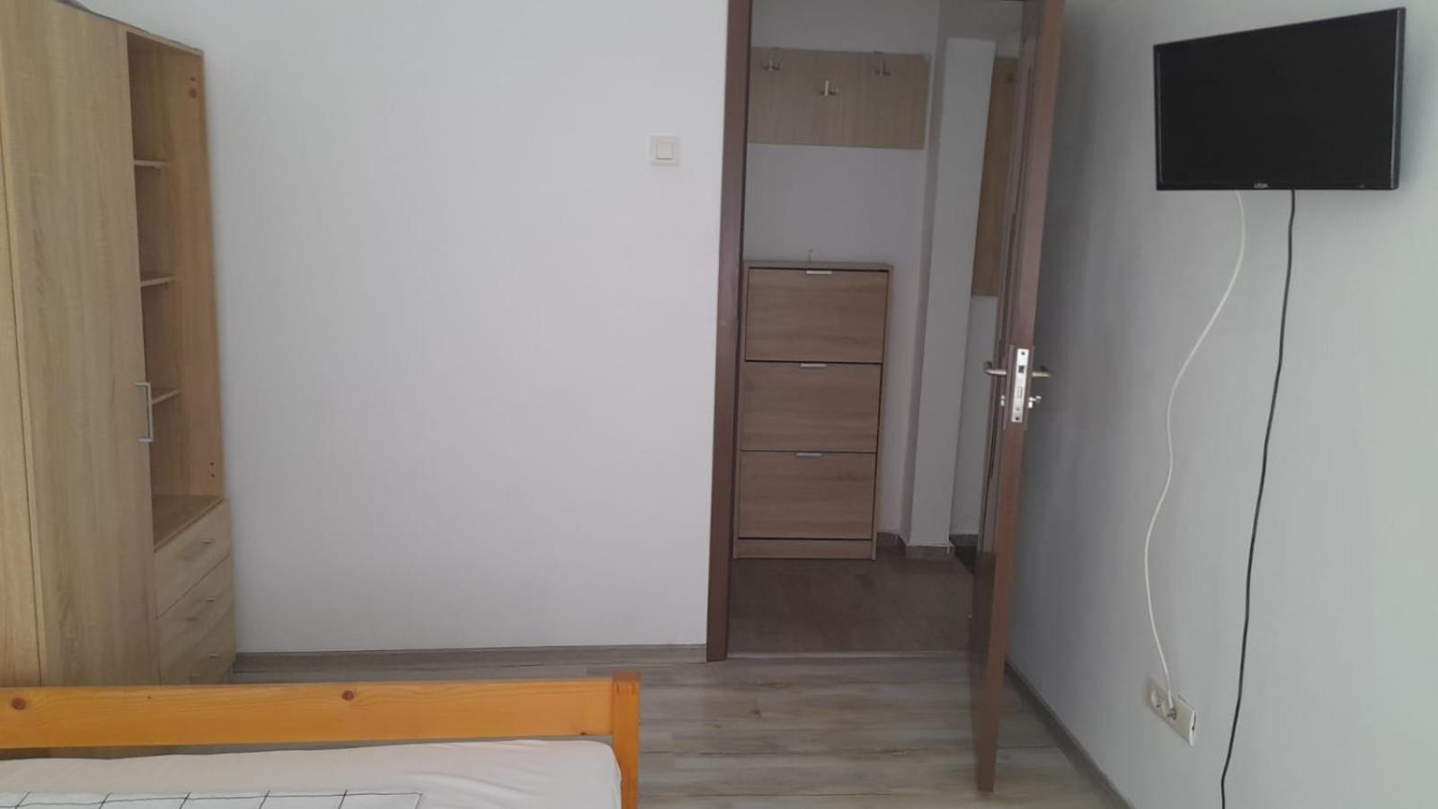 4 Rooms Apartment Tulcea Bagian luar foto