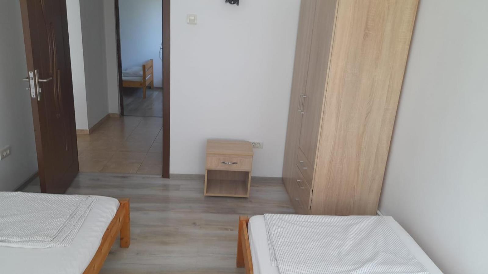 4 Rooms Apartment Tulcea Bagian luar foto
