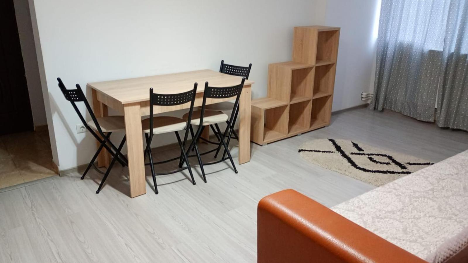 4 Rooms Apartment Tulcea Bagian luar foto